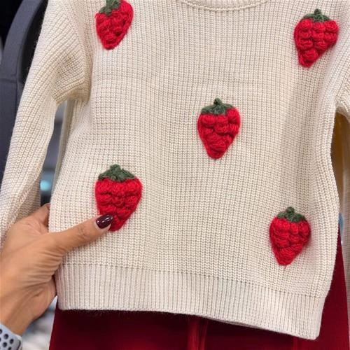 ست بلوز وشلوار بافت طرح توت فرنگی کد 3323